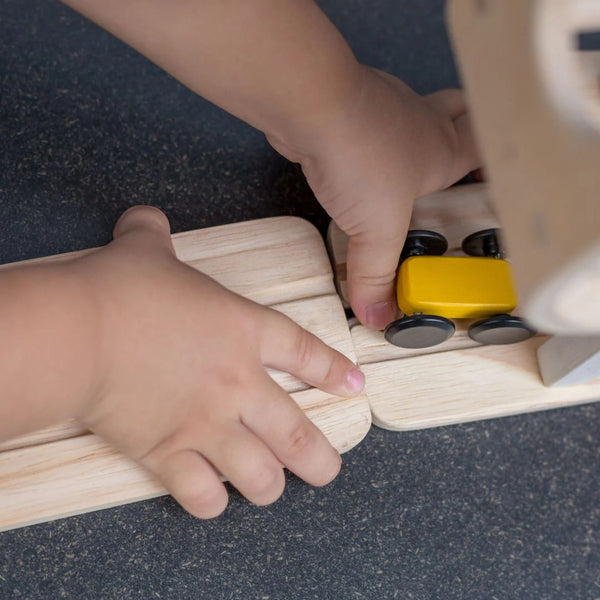 PlanToys Ramp Racer | Wooden Racing Track Toy for Toddlers | Ages 18M+ Wooden Toy PlanToys